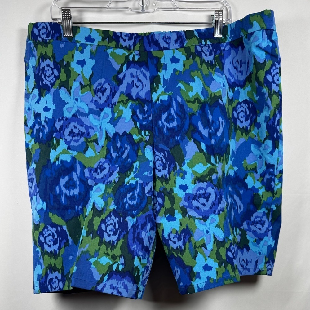 Issac Mizrahi Live! 24/7 Stretch Bermuda Swim Shorts Blue Floral 22WP